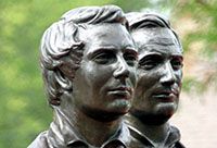 Statues of Joseph and Hyrum Smith